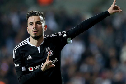 Oğuzhan Özyakup Futbolu Bıraktı